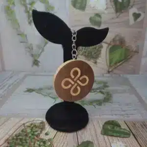 porte clés en bois motif trèfle