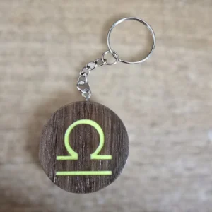 Porte-clés en bois motif astrologique Balance