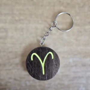 Porte-clés en bois motif astrologique Bélier