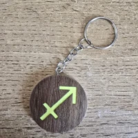 porte clés en bois motif astrologique sagittaire porte clés en bois motif astrologique sagittaire